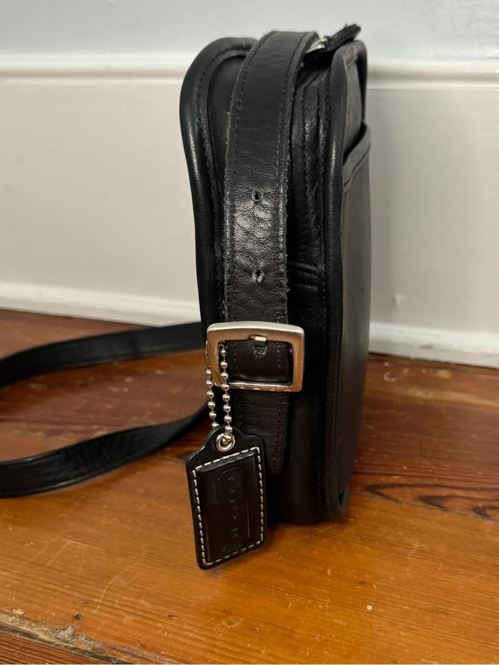 Vintage Coach 9817 Kit Camera Crossbody Bag 90's Black Glovetanned Leather USA